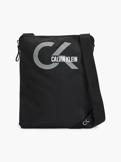 Calvin Klein Táskák & Kiegészítők HU478903 | Calvin Klein Reflective Logo Férfi Crossbody Táska Feke